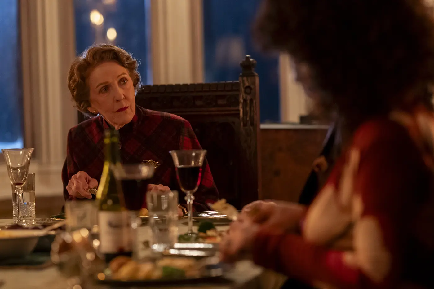 Miriam Crace / Lady Margaret Chalfont (Patricia Hodge) and Leilah Crace / Lola Chalfont (Yasmine Al Massri) in Marble Hall Murders